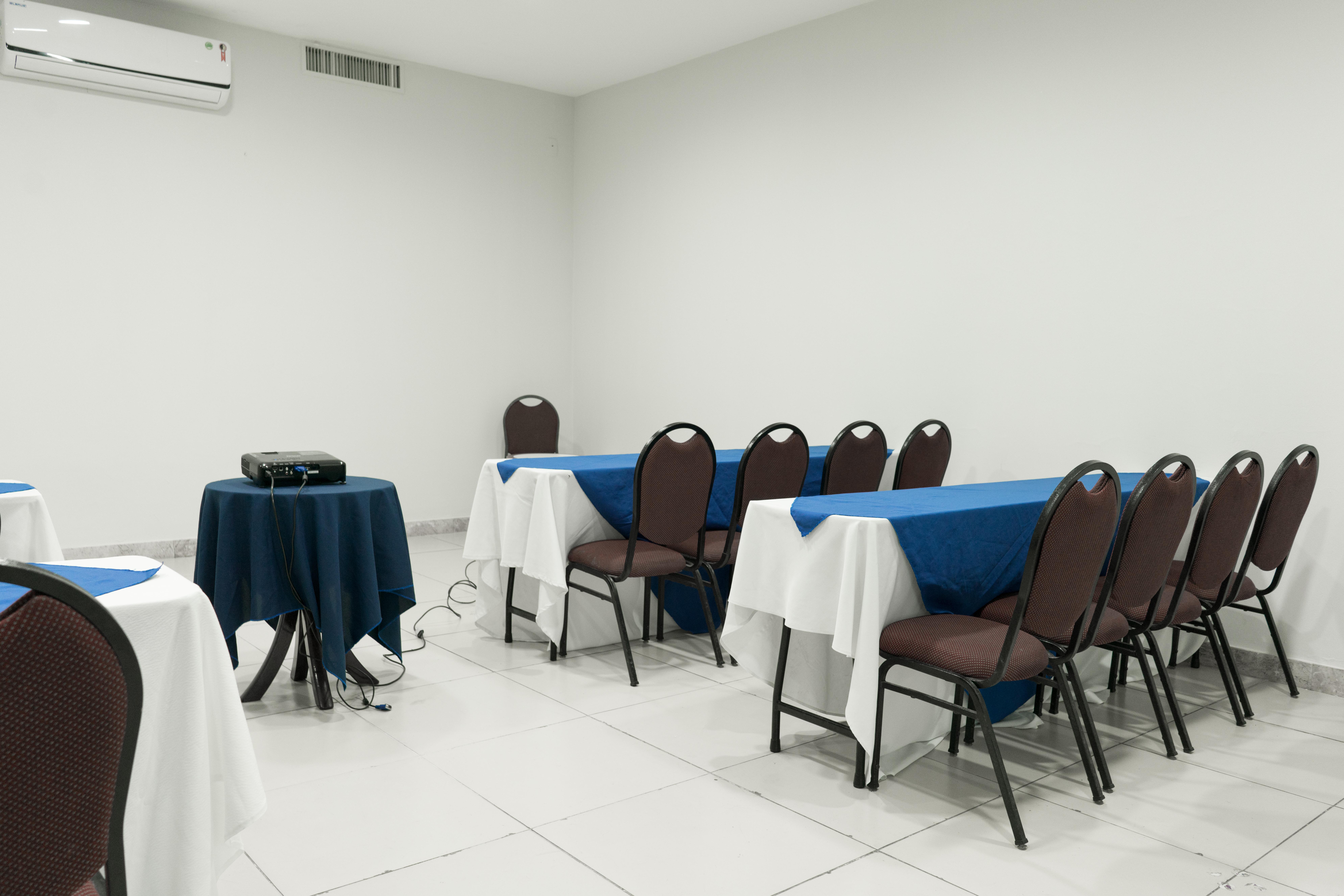 Hotel Blue Tree Towers Sao Luis Exterior foto A meeting room at the university